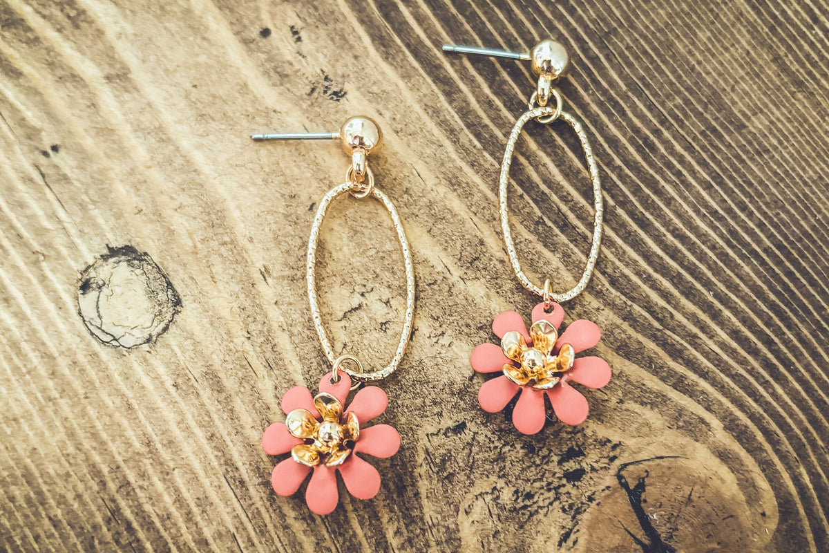Beautiful Gold Flower Drop Earrings