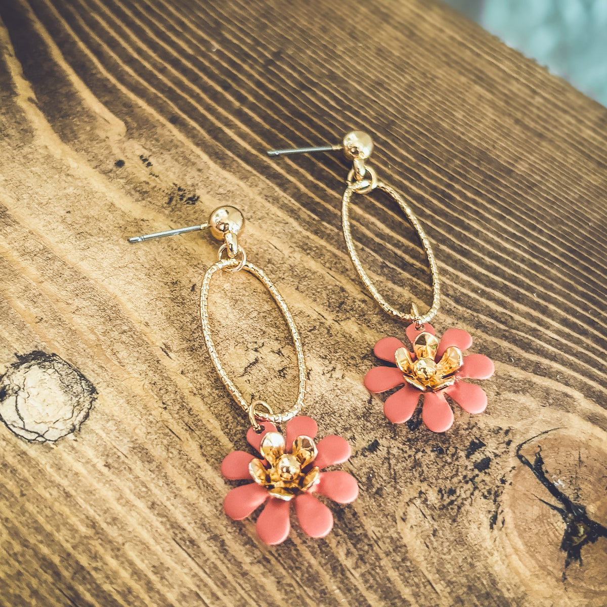 Beautiful Gold Flower Drop Earrings